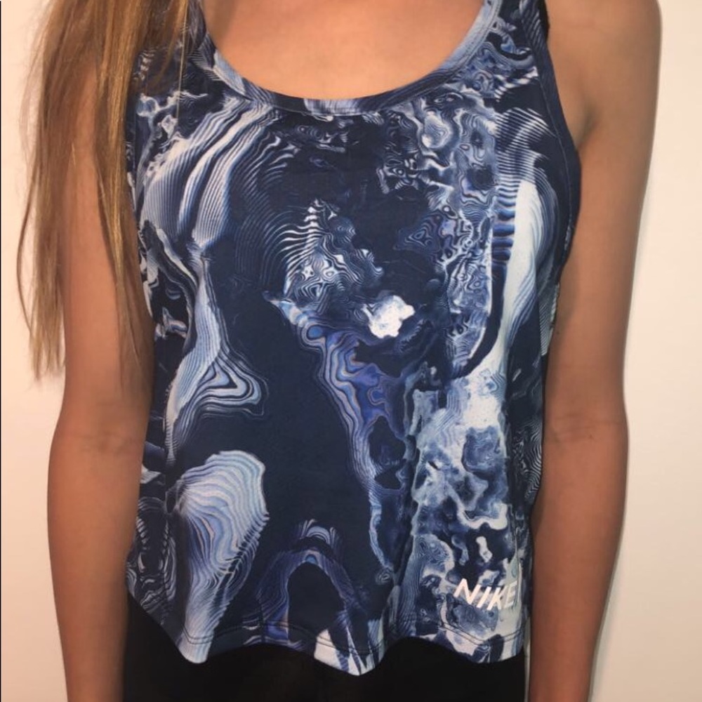 cropped nike pro athletes top (women’s)